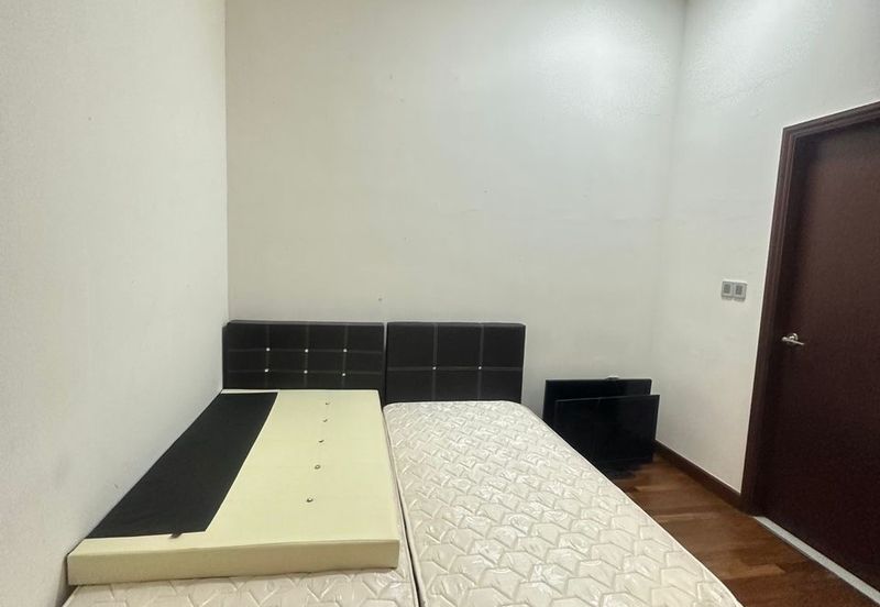 Paragon Suites @ CIQ