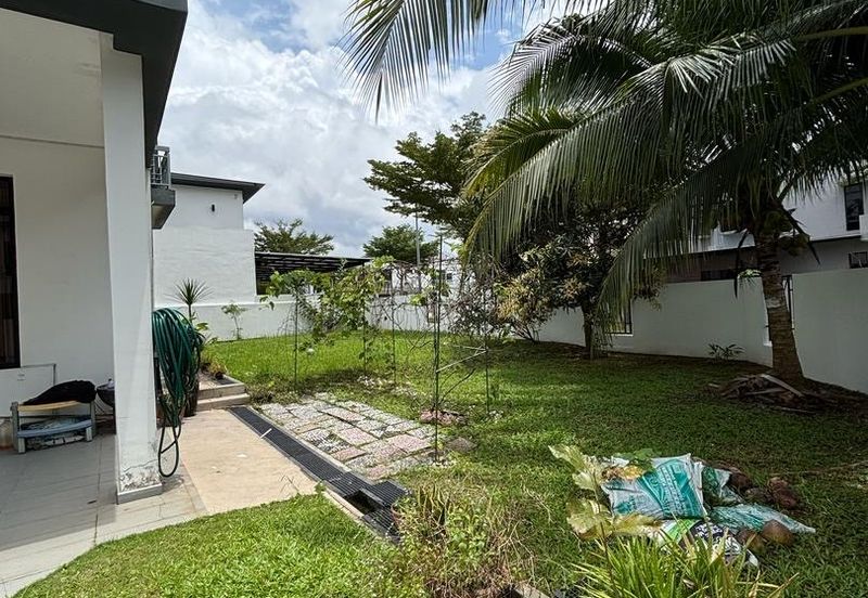 Garden Villa @ Bukit Indah 2