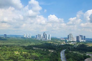 Almas Suites @ Puteri Harbour