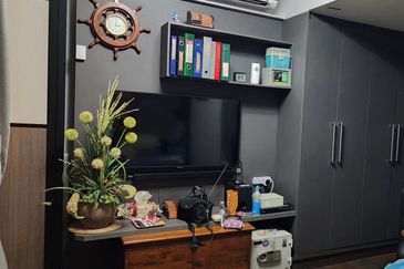 Almas Suites @ Puteri Harbour