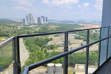 Almas Suites @ Puteri Harbour