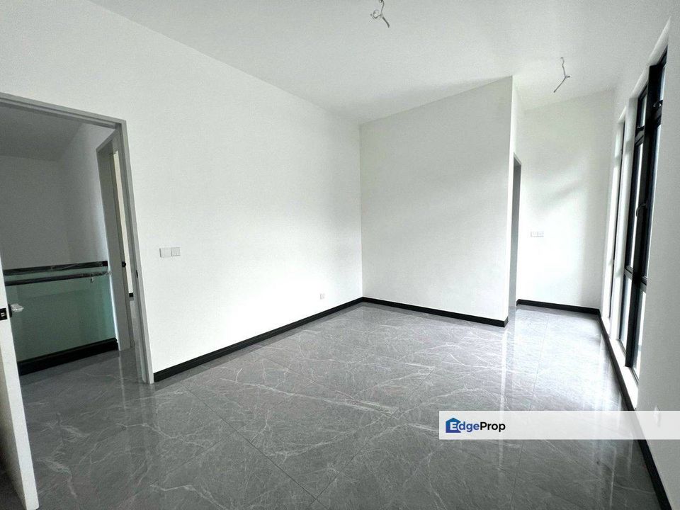 Taman Setia Tropika Double Storey Semi D For Sale , Johor, Setia Tropika