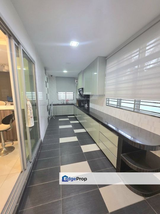 Taman Sutera Utama 2.5 Storey Terrace House Corner For Sale, Johor, Skudai
