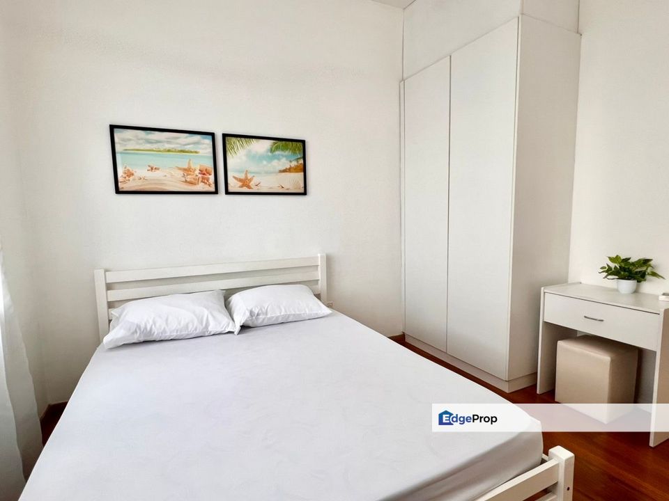 Nusa height fully furnished 3bedroom unit For sale , Johor, Gelang Patah