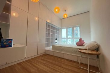 Seasons Luxury Apartments @ Amara Larkin