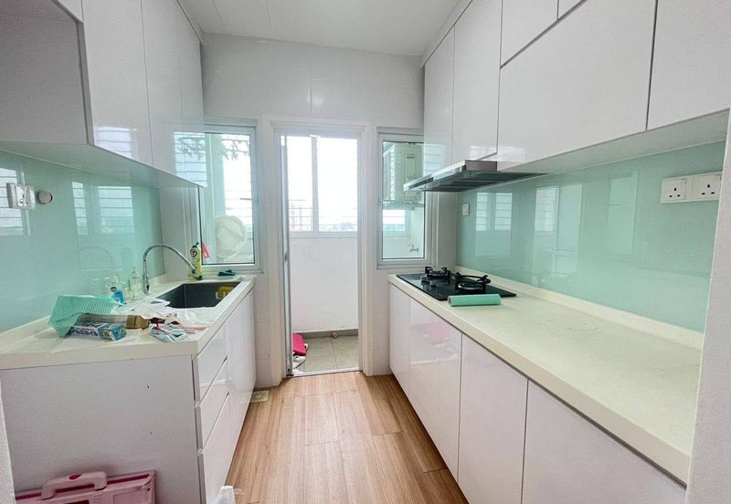 Seasons Luxury Apartments @ Amara Larkin