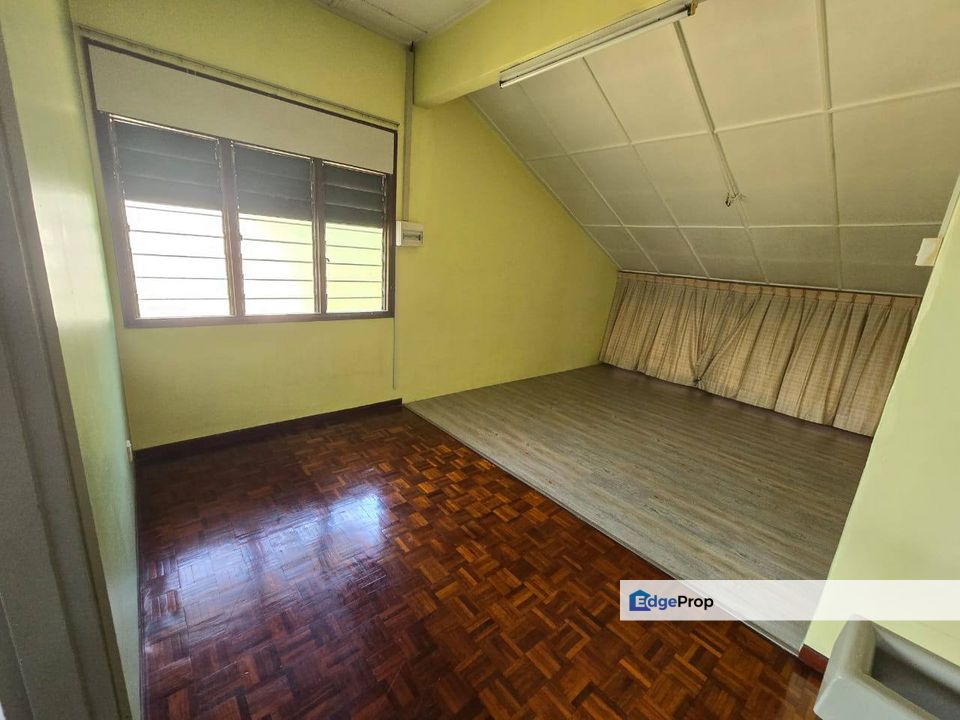  1.5 Storey Terrace Corner Unit Jalan Belibis Taman Perling Johor For Sale, Johor, Johor Bahru