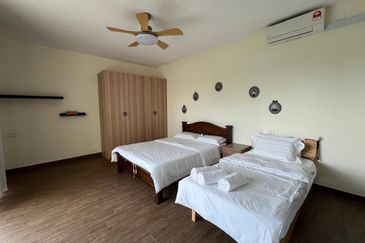 Forest City Golf Resort, Gelang Petah