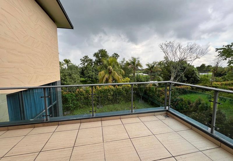 Forest City Golf Resort, Gelang Petah