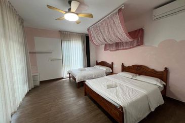 Forest City Golf Resort, Gelang Petah