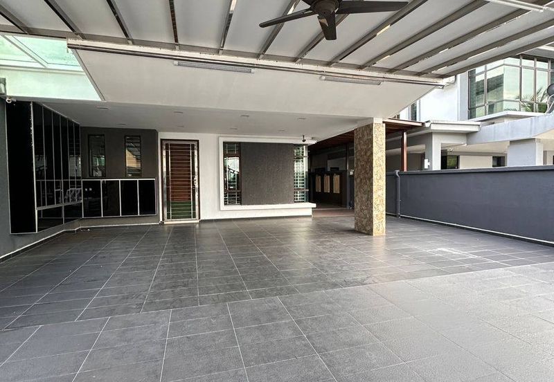 Maple Red, Adda Heights