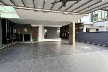 Maple Red, Adda Heights