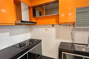 Maple Red, Adda Heights