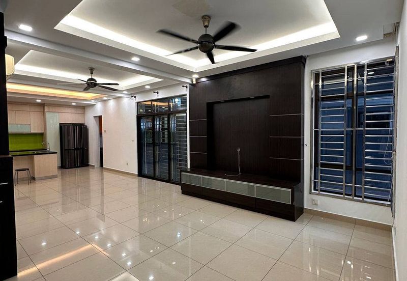 Maple Red, Adda Heights