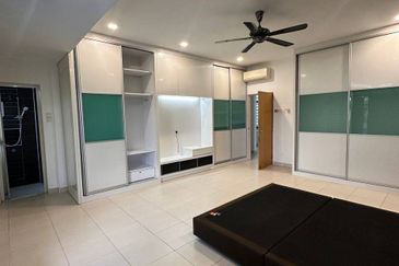 Maple Red, Adda Heights