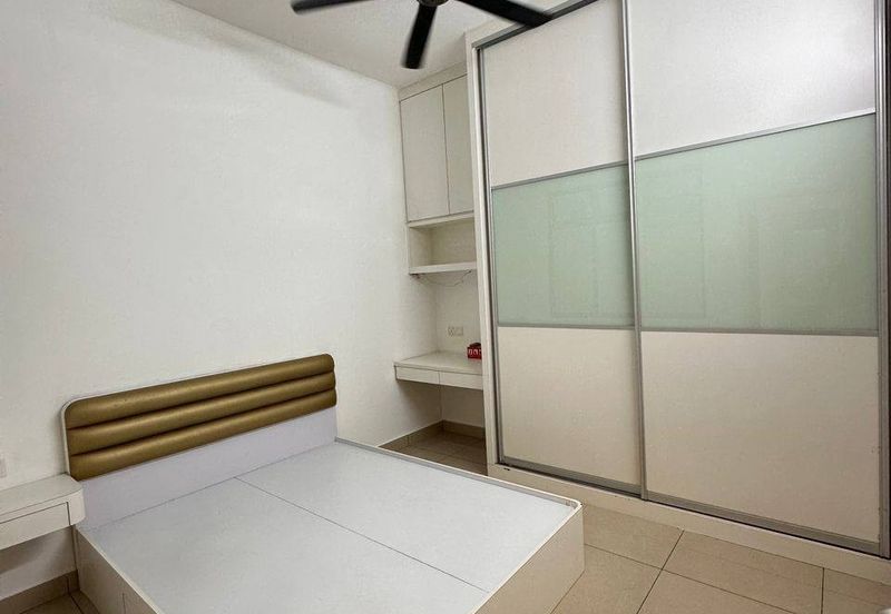 Maple Red, Adda Heights