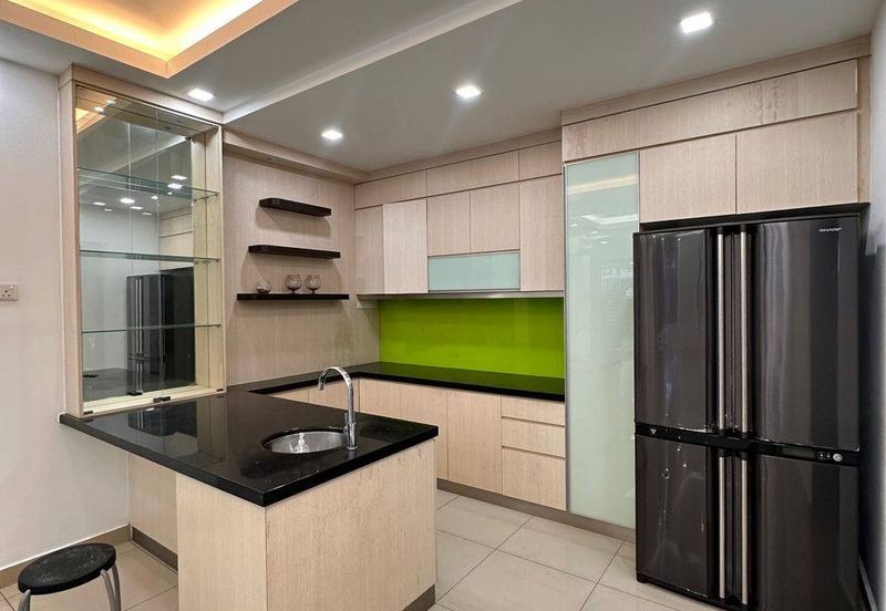 Maple Red, Adda Heights