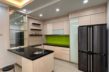 Maple Red, Adda Heights