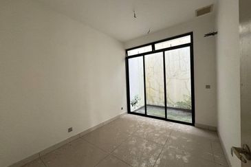 The Canal Garden South, Horizon Hills