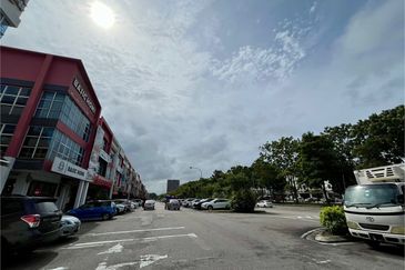 Taman Mount Austin Commercial