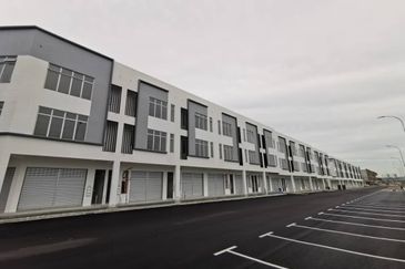 Crest @ Austin Emerald 1