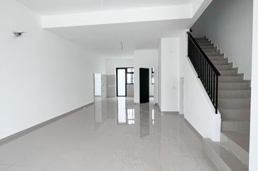 Tate Dalton @ Eco Botanic 2