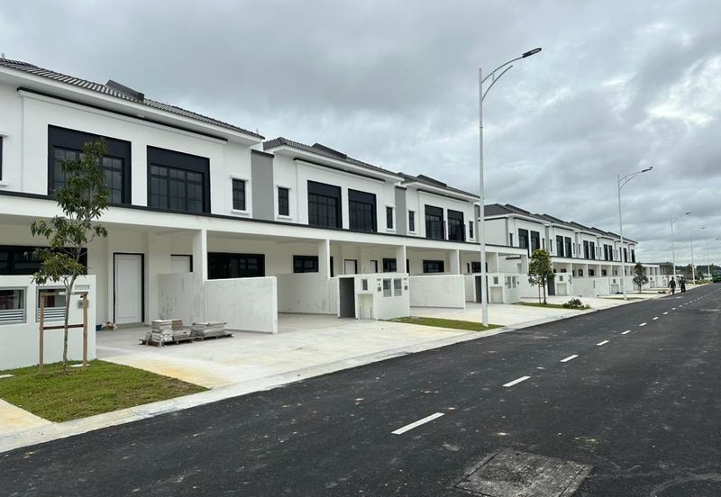 Tate Dalton @ Eco Botanic 2