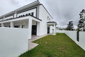 Tate Dalton @ Eco Botanic 2