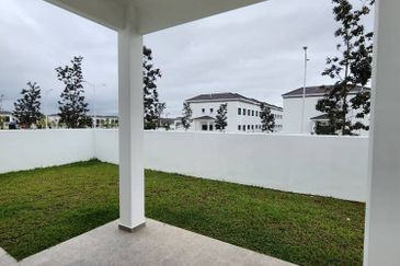 Tate Dalton @ Eco Botanic 2