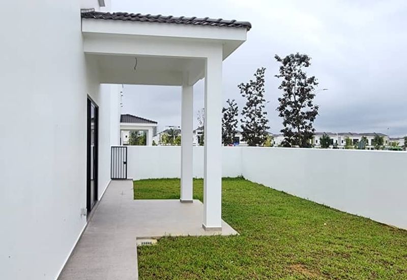 Tate Dalton @ Eco Botanic 2