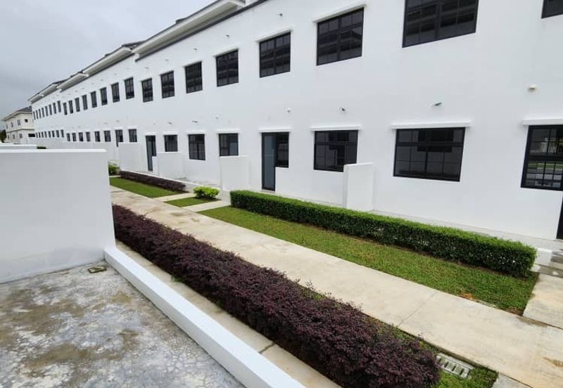 Tate Dalton @ Eco Botanic 2