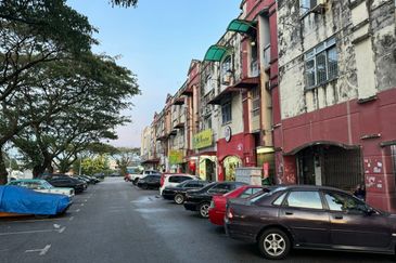 Jalan Putra 3, Taman Tan Sri Yaakob