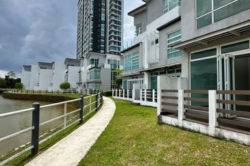 D'Lagoon, Taman Seri Austin