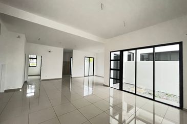 Tate Dalton @ Eco Botanic 2