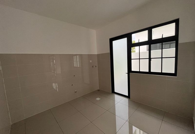 Tate Dalton @ Eco Botanic 2