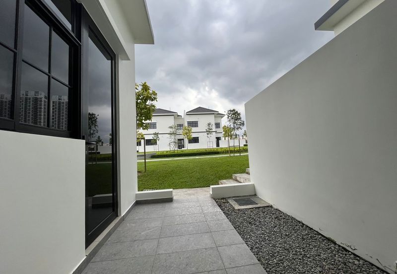 Tate Dalton @ Eco Botanic 2