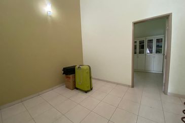 The Gateway, Horizon Hill Double Storey Terrace House for Sale