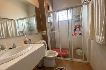 The Gateway, Horizon Hill Double Storey Terrace House for Sale