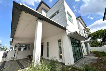 Setia Tropika Fenix Villa Double Storey Semi-D for Sale