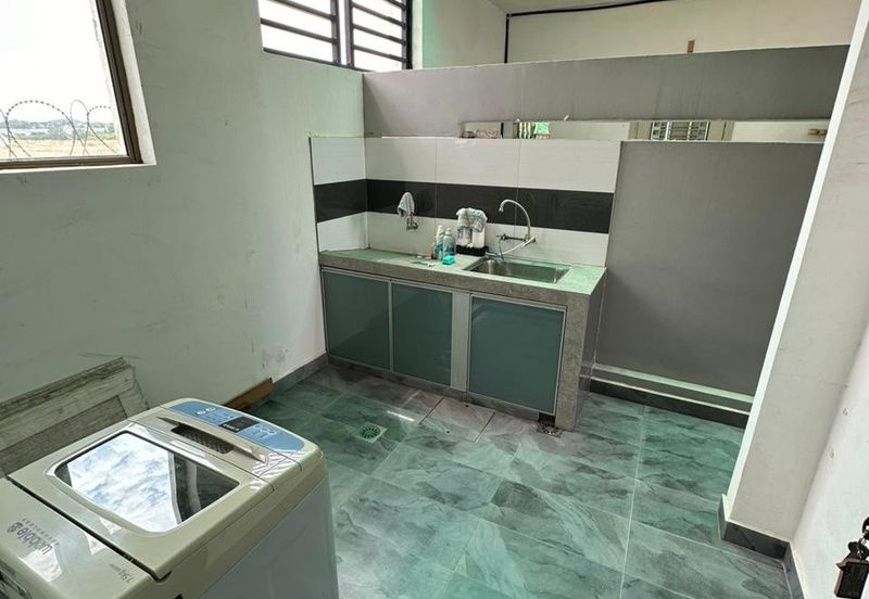 Maple Red, Adda Heights