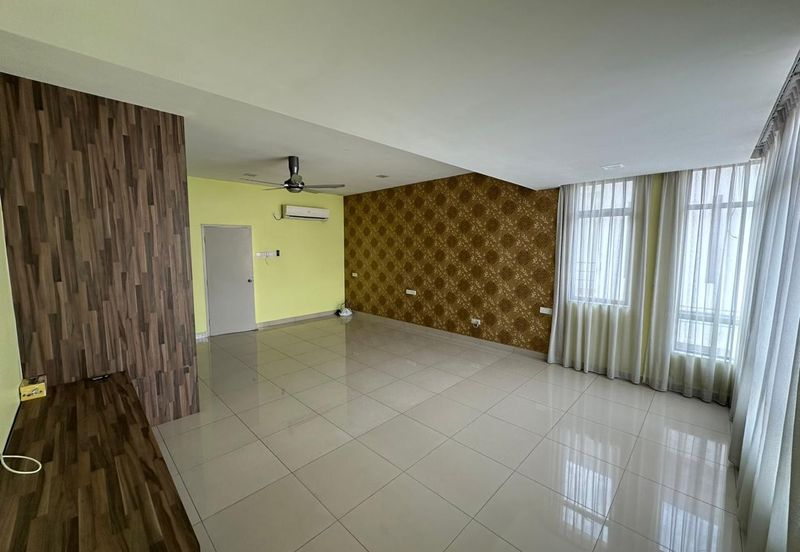 Maple Red, Adda Heights