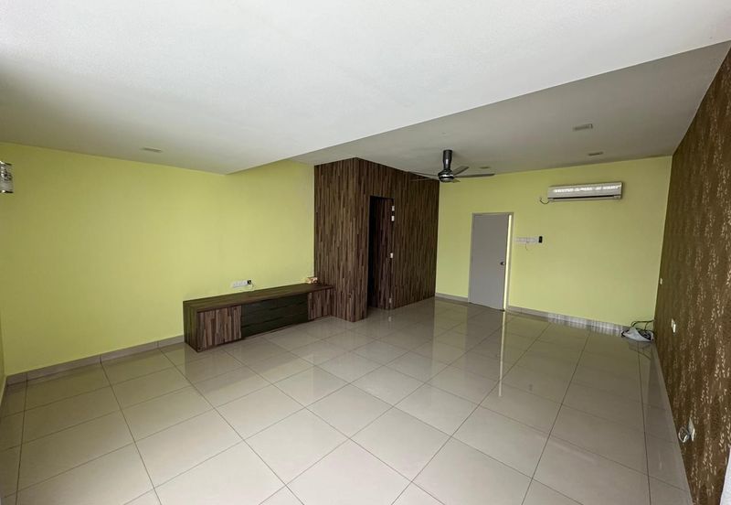 Maple Red, Adda Heights