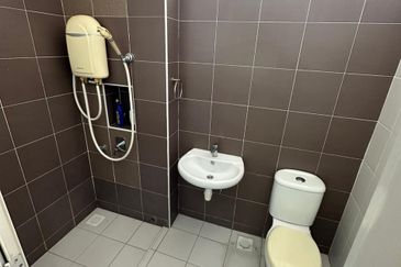 Maple Red, Adda Heights