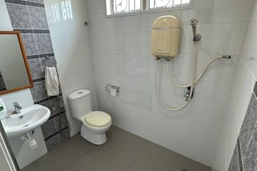 Maple Red, Adda Heights