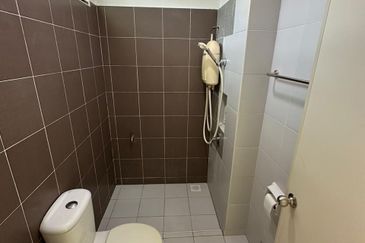 Maple Red, Adda Heights