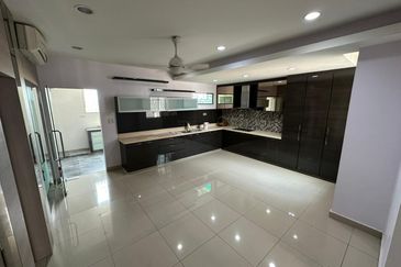 Maple Red, Adda Heights