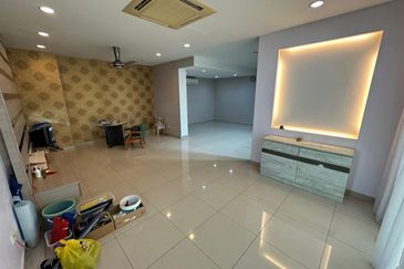 Maple Red, Adda Heights