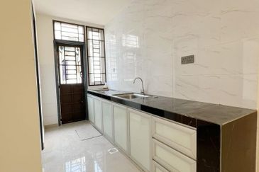 Double Storey House in Setia Tropika For Sale