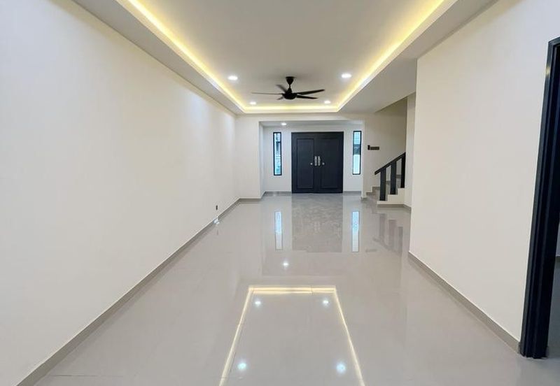 Double Storey House in Setia Tropika For Sale