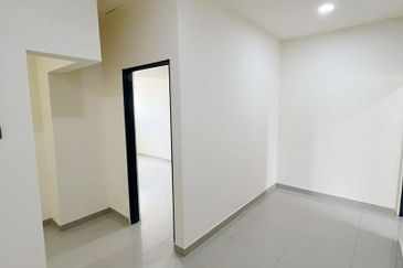 Double Storey House in Setia Tropika For Sale